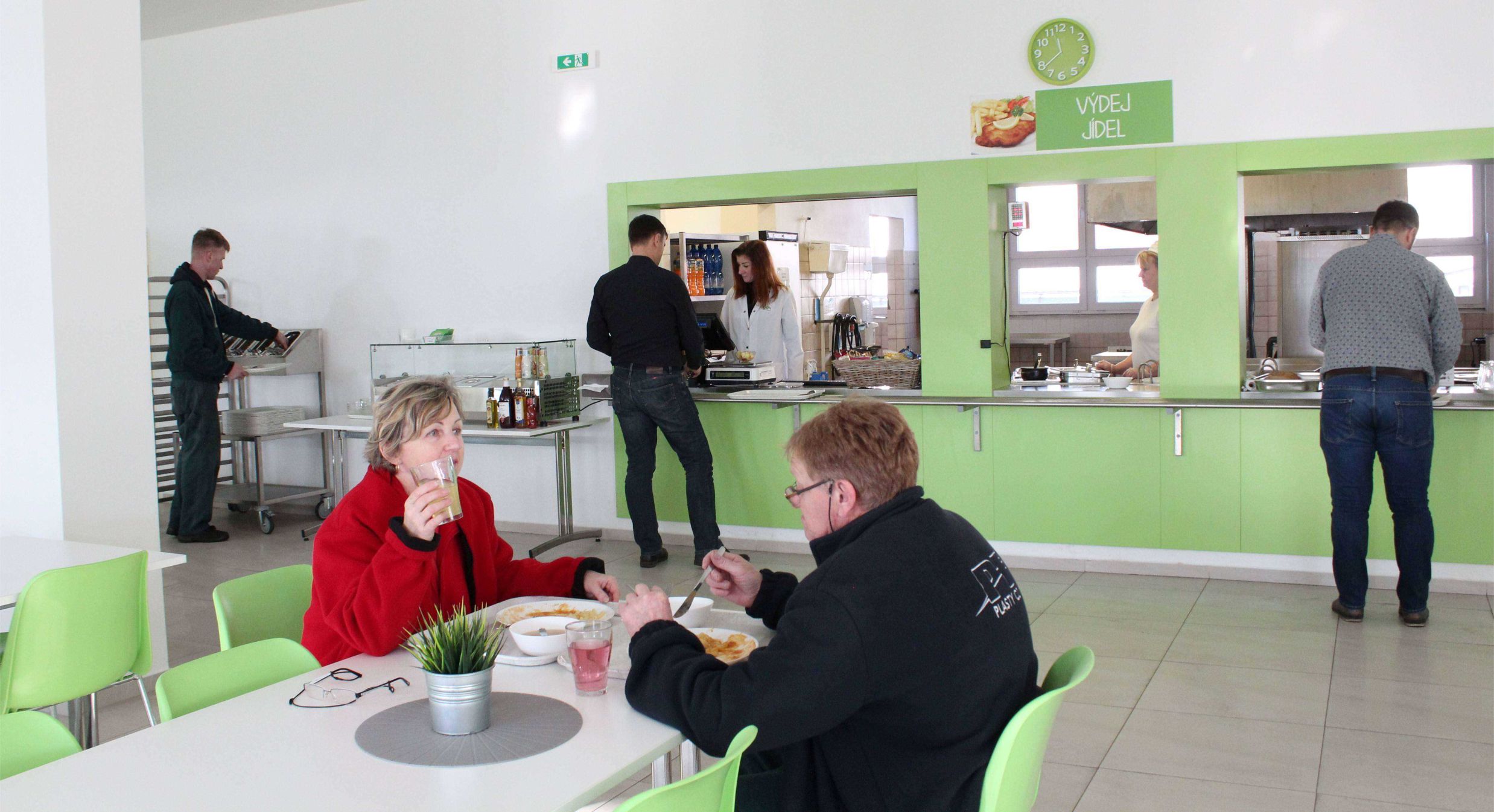 PF Plasty is now cooking menus for Lanex, Conrop and Komas